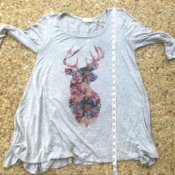 Altar’d State Gray Floral Deer Loose Tunic Top M - Picture 7 of 11